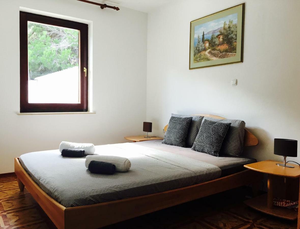 Apartmani Lisac Baška Exterior foto