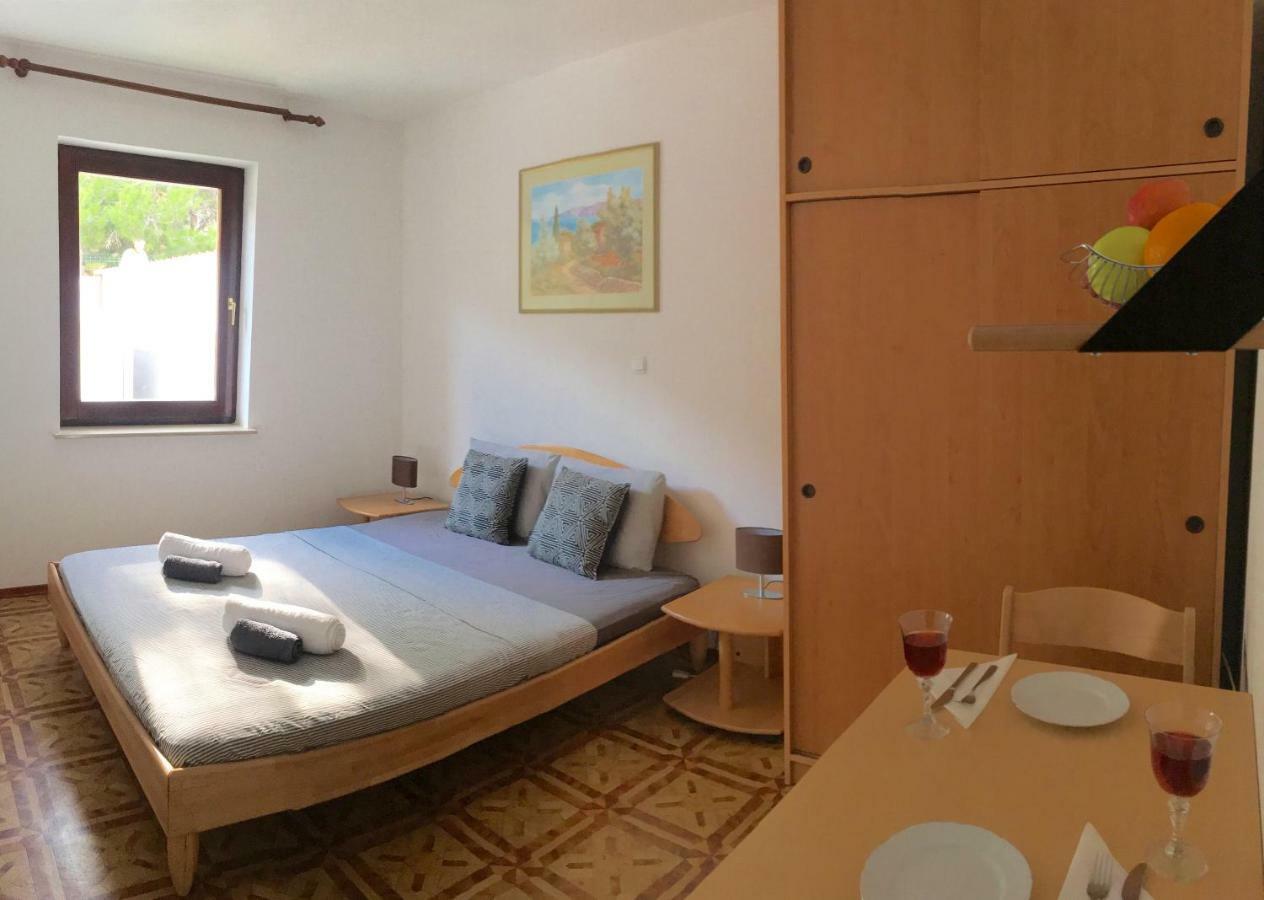 Apartmani Lisac Baška Exterior foto